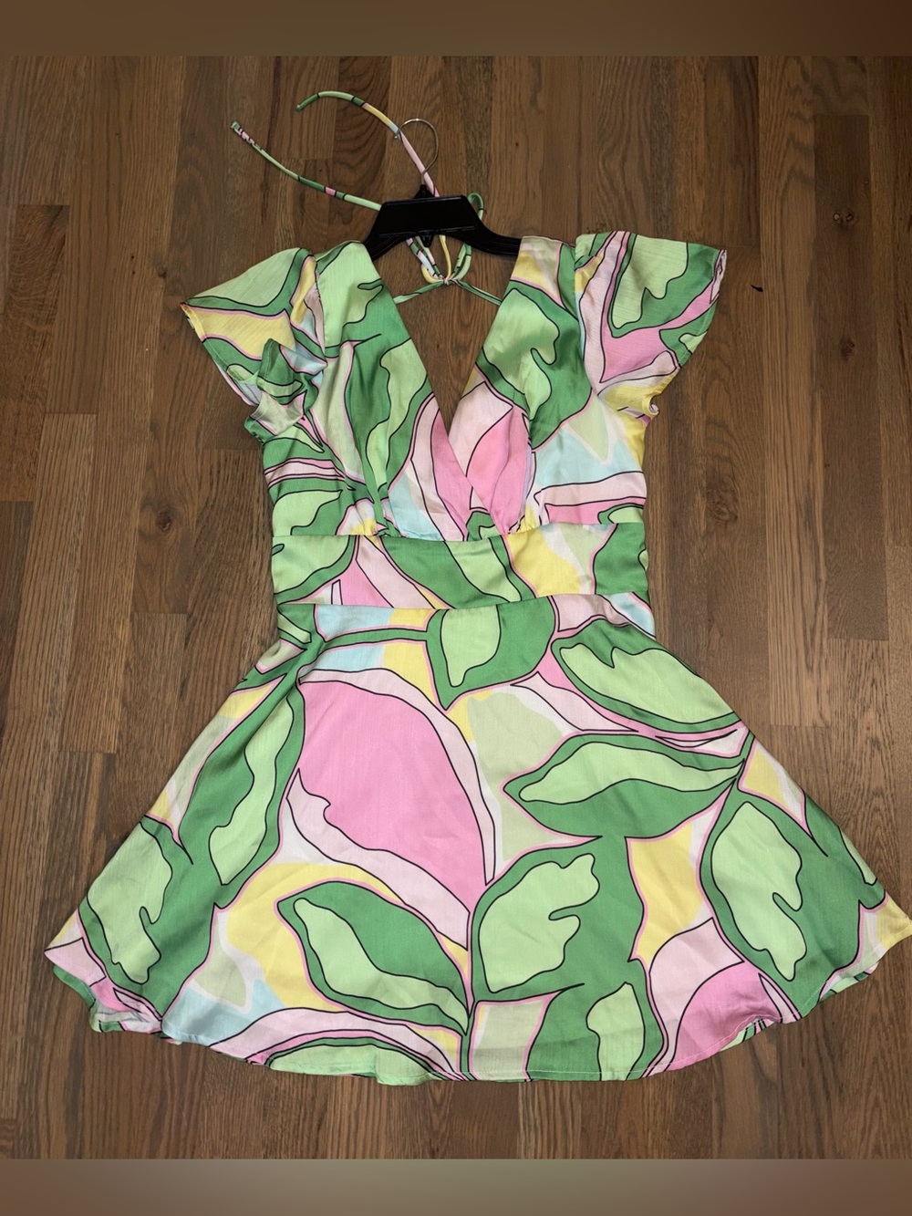 NWT GB Pastel Abstract Print Open Back Mini Dress Size Medium